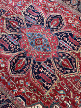 Load image into Gallery viewer, Semi Antique Persian Heriz Rug 9’x12’