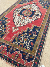 Load image into Gallery viewer, Vintage Turkish Taspinar Rug 3x6