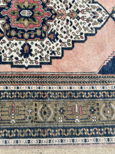 Load image into Gallery viewer, Vintage Turkish Taspinar 4x6