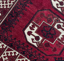 Load image into Gallery viewer, Vintage Hand Knotted Turkoman Rug 7x10