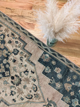Load image into Gallery viewer, Vintage Turkish Konya Rug