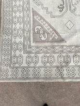 Load image into Gallery viewer, Vintage Turkish Sultanhani Rug 7.5x10.3