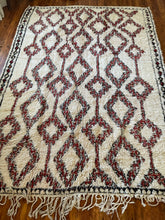 Load image into Gallery viewer, Vintage Handmade Berber Rug  5x8.2
