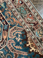 Load image into Gallery viewer, Vintage Turkish Rug 4’x8’