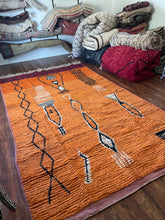 Load image into Gallery viewer, Vintage Handmade Berber Rug 5.5x9.5