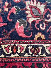 Load image into Gallery viewer, Vintage Persian Bakhtiari Rug 8.5x11.8