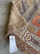 Load image into Gallery viewer, Vintage Turkish Taspinar Runner 3.9 x 10.5