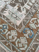 Load image into Gallery viewer, Vintage Turkish Taspinar 4.4x8.6