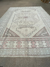 Load image into Gallery viewer, Vintage Turkish Sultanhani Rug 7.5x10.3
