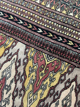 Load image into Gallery viewer, Vintage Neutral Afghan Rug 5.8x8.3