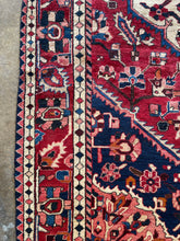Load image into Gallery viewer, Vintage Persian Bakhtiari Rug 7x10