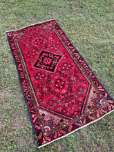 Load image into Gallery viewer, Vintage Persian Rug 3.2 x6.7