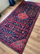 Load image into Gallery viewer, Vintage Persian Rug 4x9