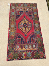 Load image into Gallery viewer, Vintage Turkish Rug 3.4x6.4