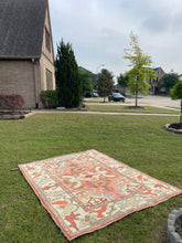 Load image into Gallery viewer, Vintage Turkish Rug 5.8 x 7.4