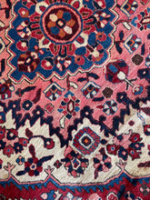 Load image into Gallery viewer, Vintage Persian Bakhtiari Rug 7x10