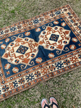 Load image into Gallery viewer, Vintage Turkish Rug 4.3x6.7